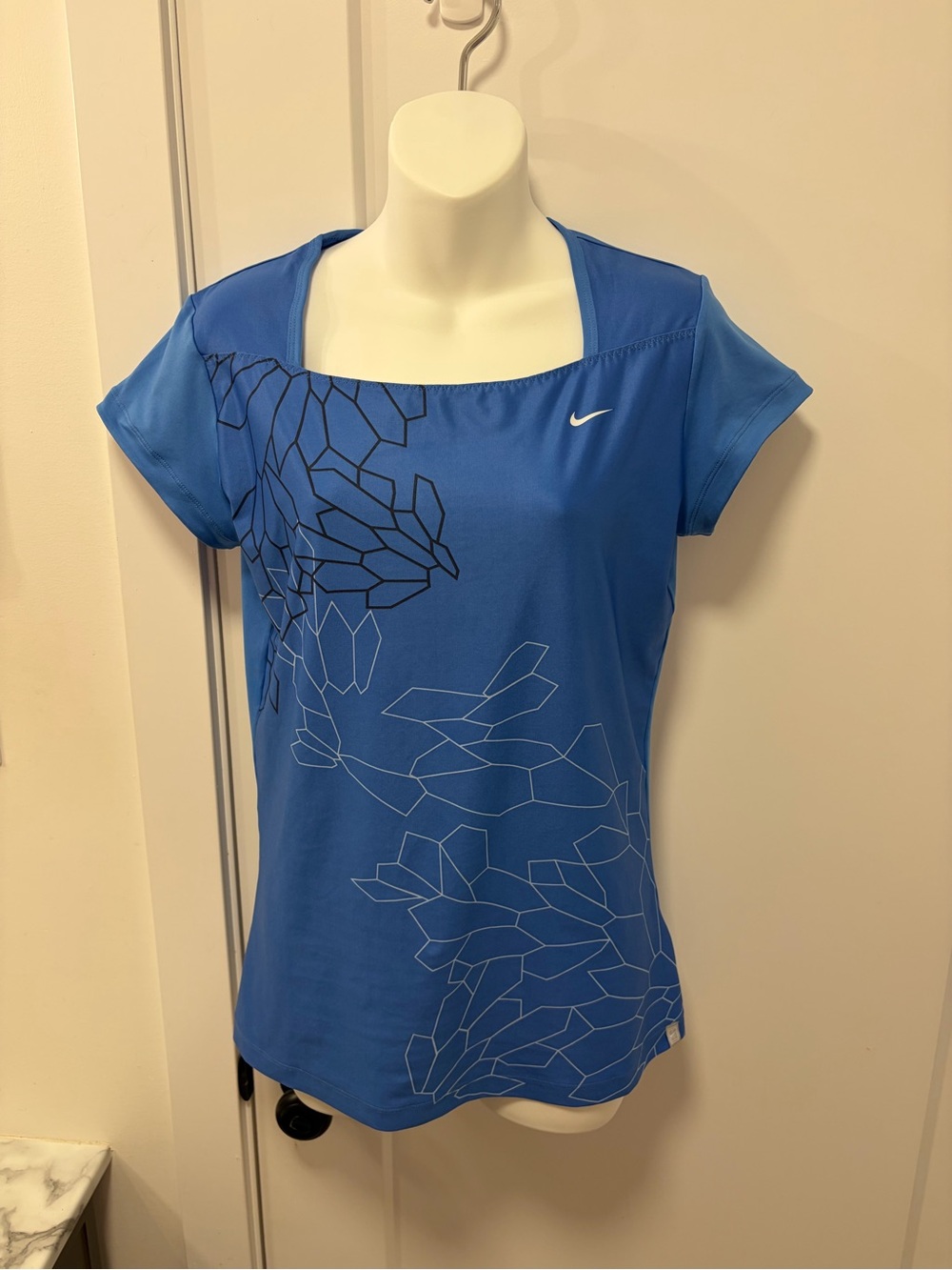 Nike Women's Royal Blue Short Sleeve Performance Tee with Geometric Print
